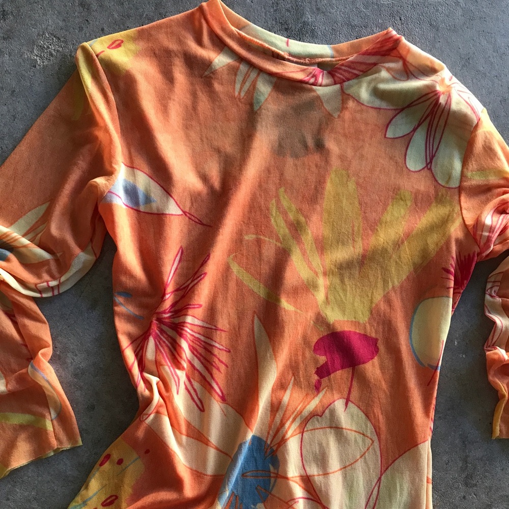 Lightweight Mesh Bold Print Crew Neck Sweet Pea T